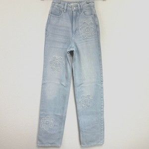 PacSun Eco Floral Patch Boyfriend Jeans Womens Size 22x32 100% Cotton Light Wash